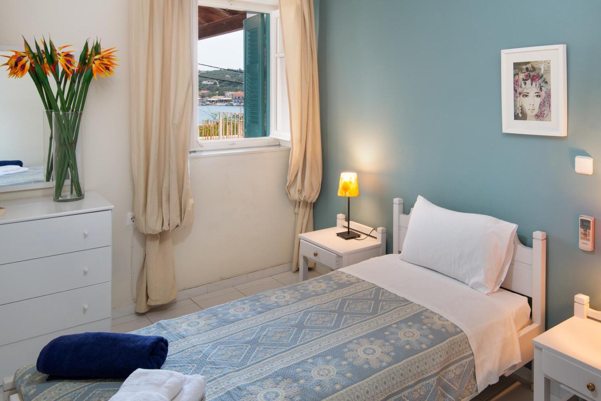 Апартаменты Paola'S Full Sea View House Гайос Экстерьер фото